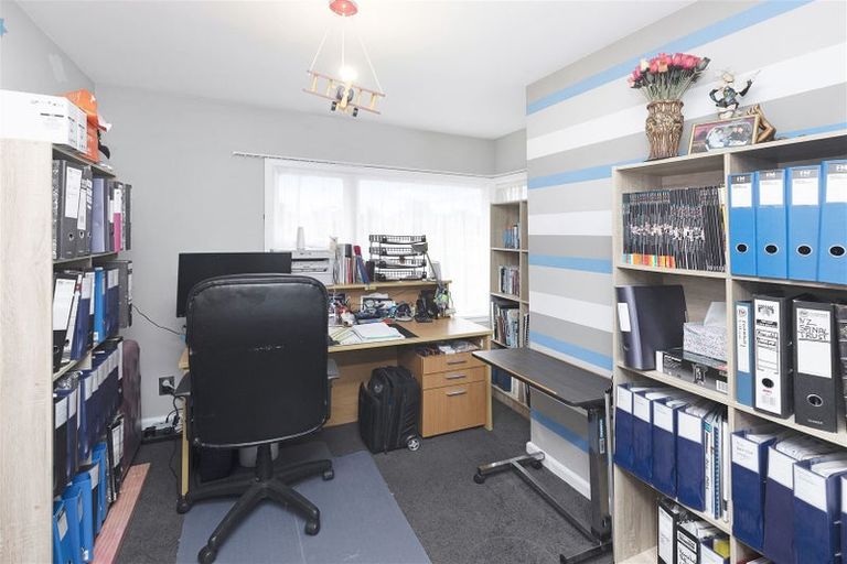 Photo of property in 8 Wildwood Avenue, Wainoni, Christchurch, 8061