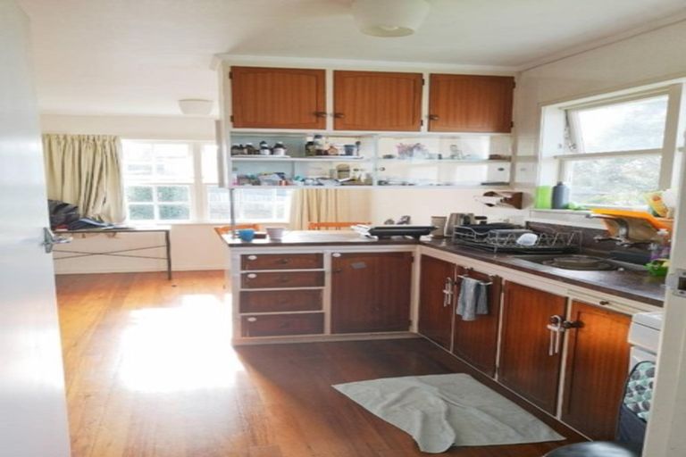 Photo of property in 20 Aotea Road, Glen Eden, Auckland, 0602