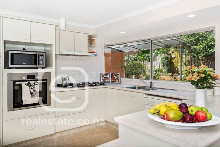 Photo of property in 2 Casabella Court, Northpark, Auckland, 2013