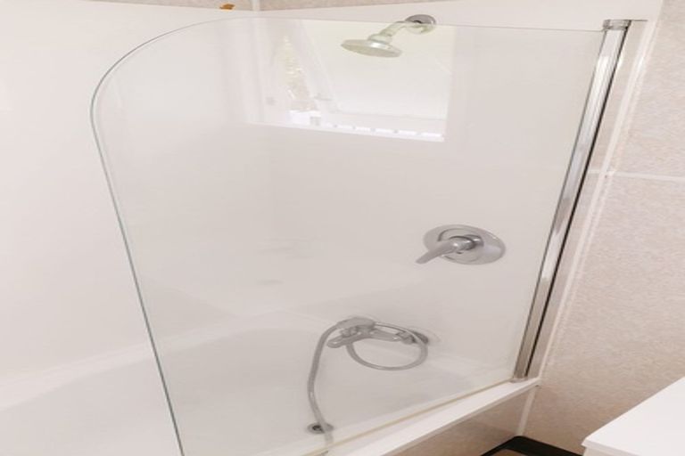 Photo of property in 69a Powrie Street, Glenfield, Auckland, 0629