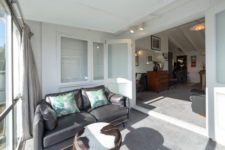 Photo of property in 8 Vista Crescent, Maoribank, Upper Hutt, 5018