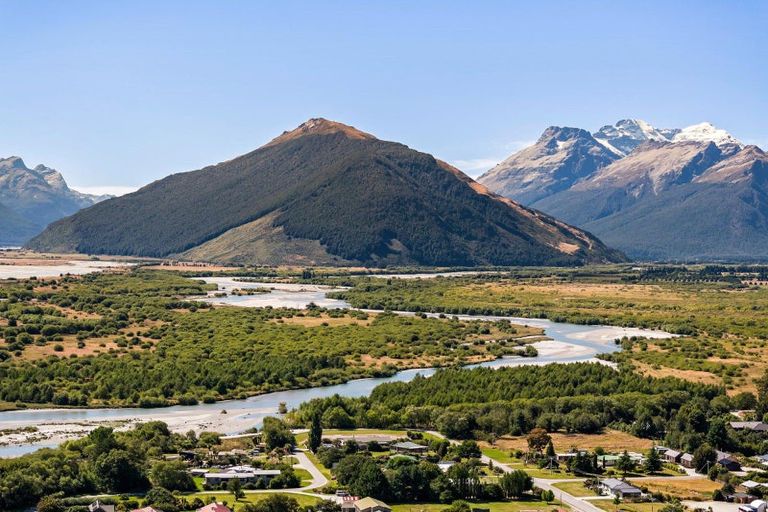 Photo of property in 16 Lochburn Avenue, Glenorchy, 9372