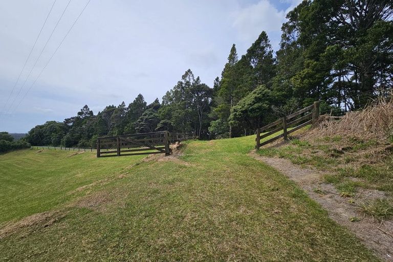 Photo of property in 214a Three Oaks Drive, Dairy Flat, 0794