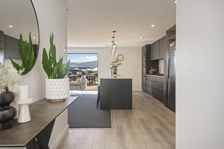 Photo of property in 20 Silicon Way, Fitzherbert, Palmerston North, 4410