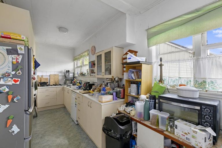 Photo of property in 15 Raymond Terrace, Fairfield, Lower Hutt, 5011