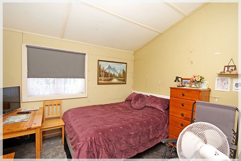 Photo of property in 27 Punga Street, Tangimoana, 4822