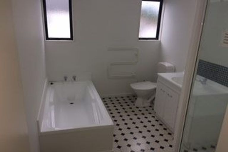 Photo of property in 2/24 Melrose Street, Christchurch Central, Christchurch, 8013