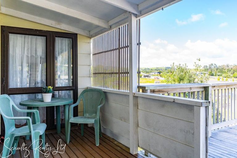 Photo of property in 16 Kaiwaka-mangawhai Road, Kaiwaka, 0975