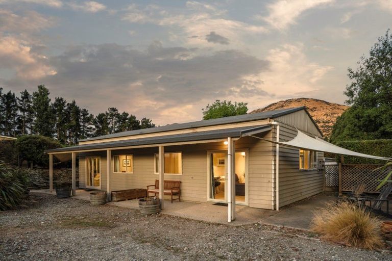 Photo of property in 728 Kane Road, Hawea Flat, Wanaka, 9382