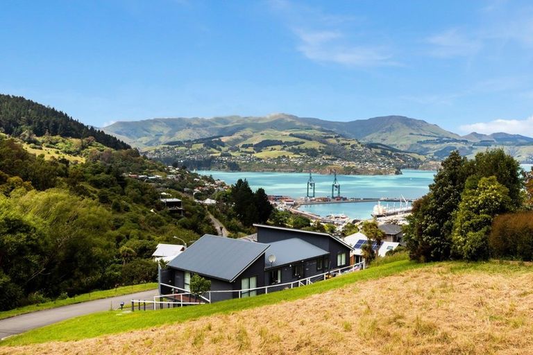 Photo of property in 1 Endeavour Place, Lyttelton, 8082