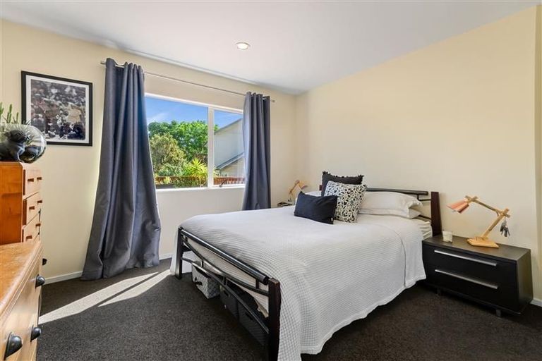 Photo of property in 3/96 Balmain Road, Chatswood, Auckland, 0626