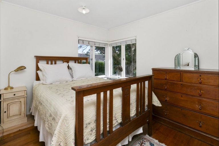 Photo of property in 55 Merani Street, Belmont, Auckland, 0622