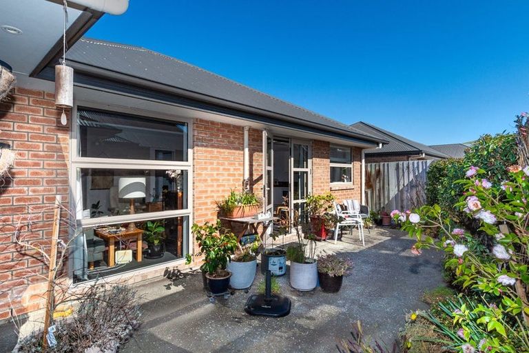 Photo of property in 1/31 Veitches Road, Casebrook, Christchurch, 8051