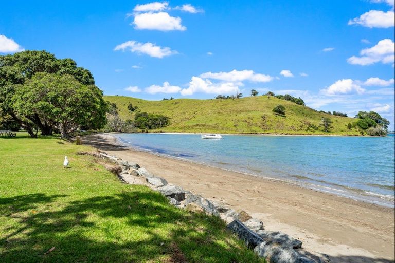 Photo of property in 89 Clinton Road, Tawharanui Peninsula, Warkworth, 0986