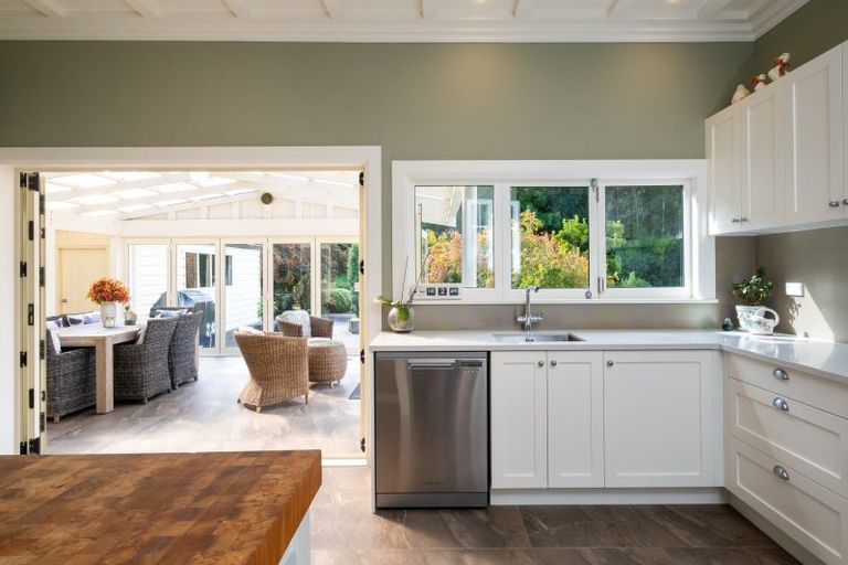 Photo of property in 15 Terrace Road, Bay View, Napier, 4104