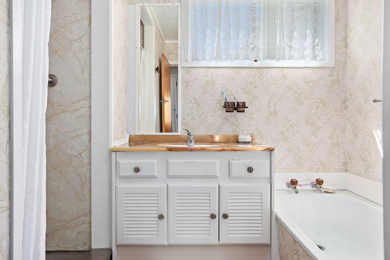 Photo of property in 15 Rimu Street, Edgecumbe, 3120