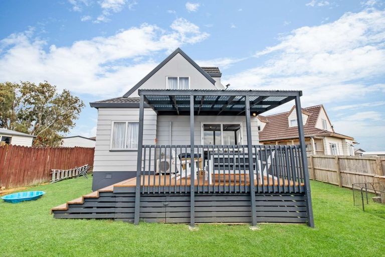 Photo of property in 1/13 Greenstone Place, Clover Park, Auckland, 2019