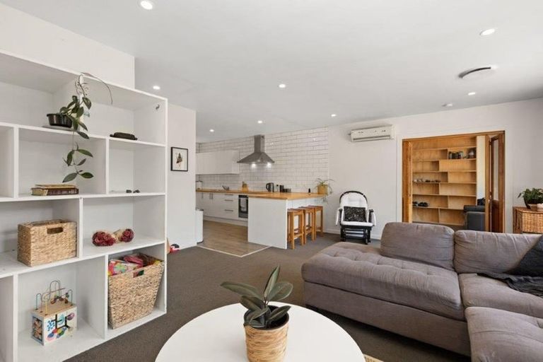 Photo of property in 2/99b Totara Street, Fendalton, Christchurch, 8041