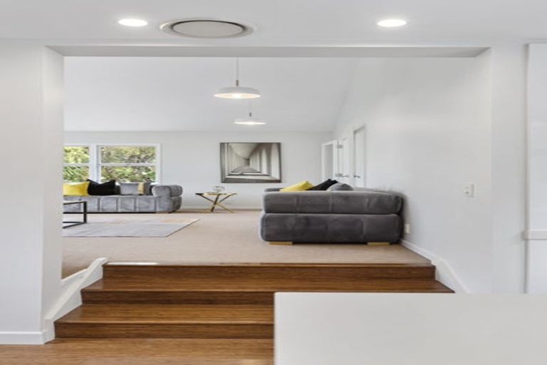 Photo of property in 122 Beach Road, Castor Bay, Auckland, 0620