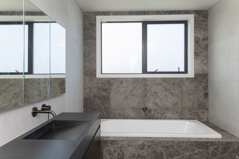 Photo of property in 3 Makakahi Street, Lytton West, 4071