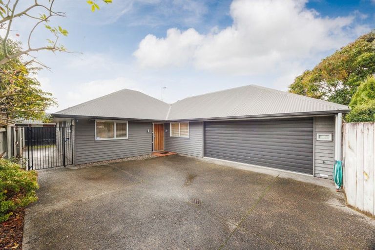 Photo of property in 449a Featherston Street, Palmerston North, 4414