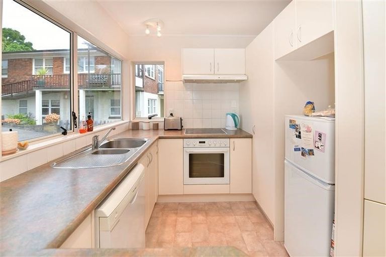 Photo of property in 5 Moera Place, Stanmore Bay, Whangaparaoa, 0932