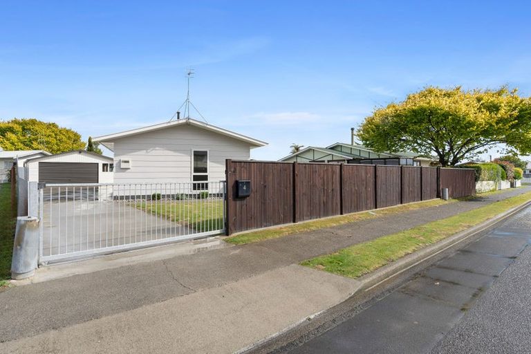 Photo of property in 4 Nikau Street, Levin, 5510