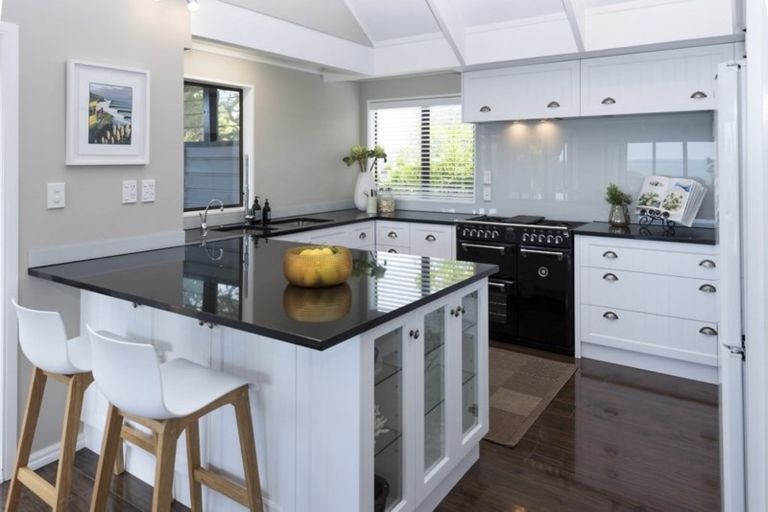 Photo of property in 9 Colleen Court, Cockle Bay, Auckland, 2014