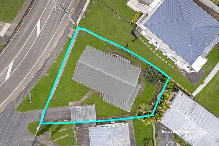 Photo of property in 4/34 Don Buck Road, Massey, Auckland, 0614