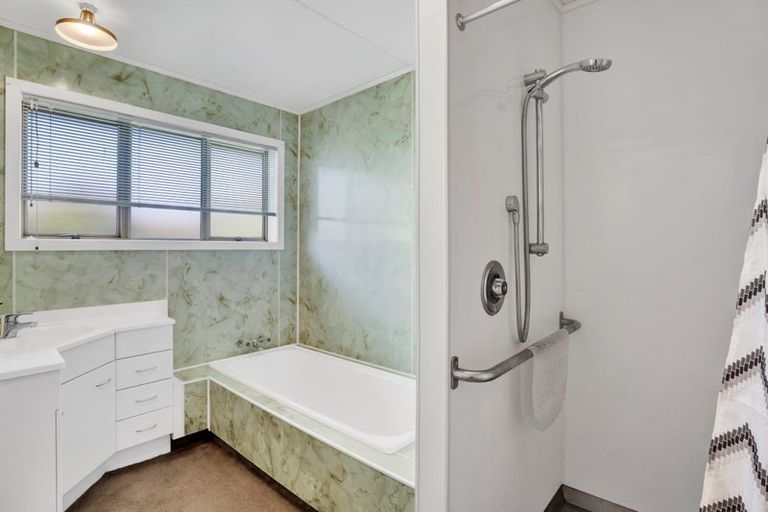 Photo of property in 37 Kowhai Street, Inglewood, 4330
