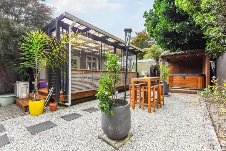 Photo of property in 48 Devon Street, Picton, 7220