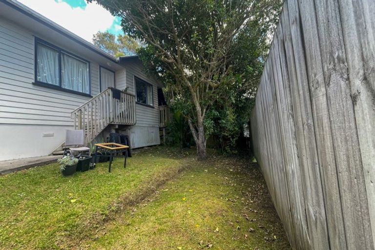Photo of property in 6a Aldern Road, Massey, Auckland, 0614