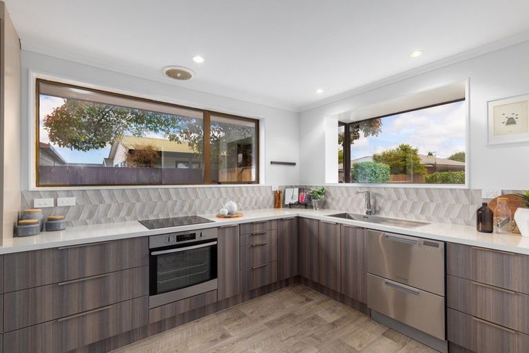 Photo of property in 51 Arcon Drive, Broomfield, Christchurch, 8042