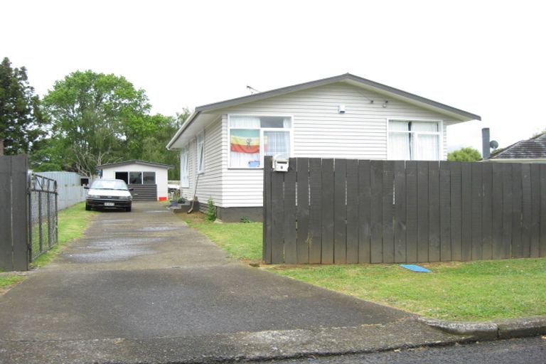 Photo of property in 6 Alamein Place, Pukekohe, 2120