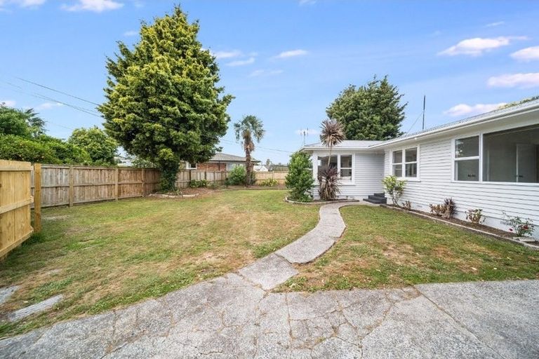 Photo of property in 16 Thornton Place, Melville, Hamilton, 3206