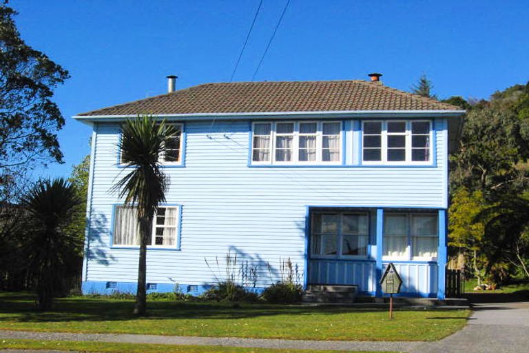 Photo of property in 28 Masters Street, Greymouth, 7805