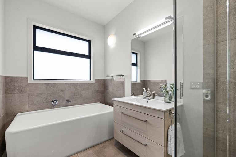 Photo of property in 7 Rotoiti Way, Poraiti, Napier, 4112