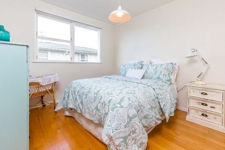 Photo of property in 177 Beach Haven Road, Beach Haven, Auckland, 0626