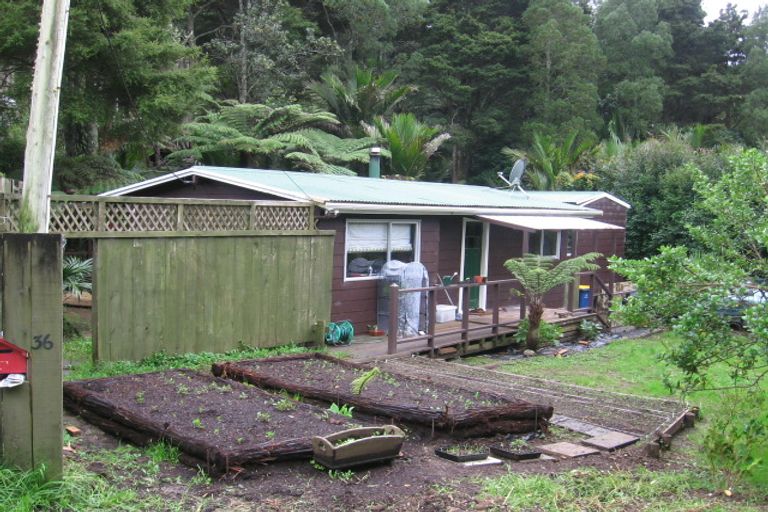 Photo of property in 36 Western Road, Laingholm, Auckland, 0604