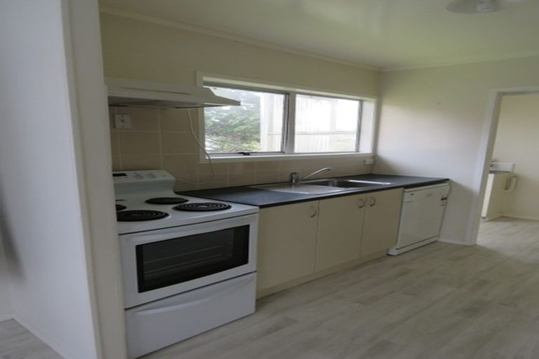 Photo of property in 2/95b Captain Scott Road, Glen Eden, Auckland, 0602