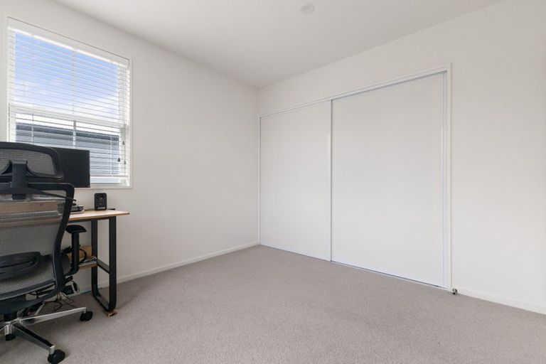Photo of property in 2/24 Devon Street, Sydenham, Christchurch, 8023