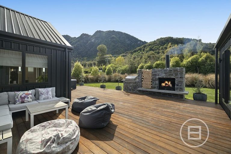 Photo of property in 45 Peregrine Falcon Road, Mount Creighton, Queenstown, 9371