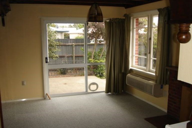 Photo of property in 11 Daniels Road, Redwood, Christchurch, 8051