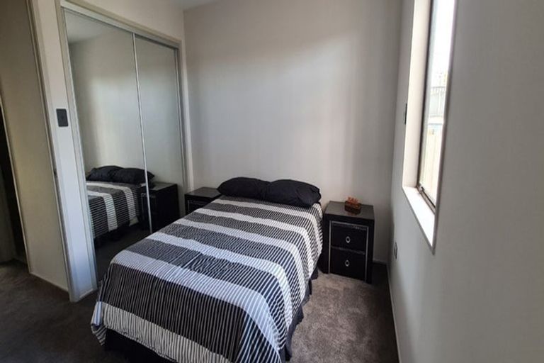 Photo of property in 3 The Terrace, Herald Island, Auckland, 0618