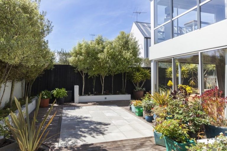 Photo of property in 37 Cox Street, Merivale, Christchurch, 8014