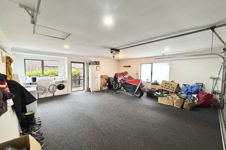 Photo of property in 32 Rush Creek Drive, Westgate, Auckland, 0614