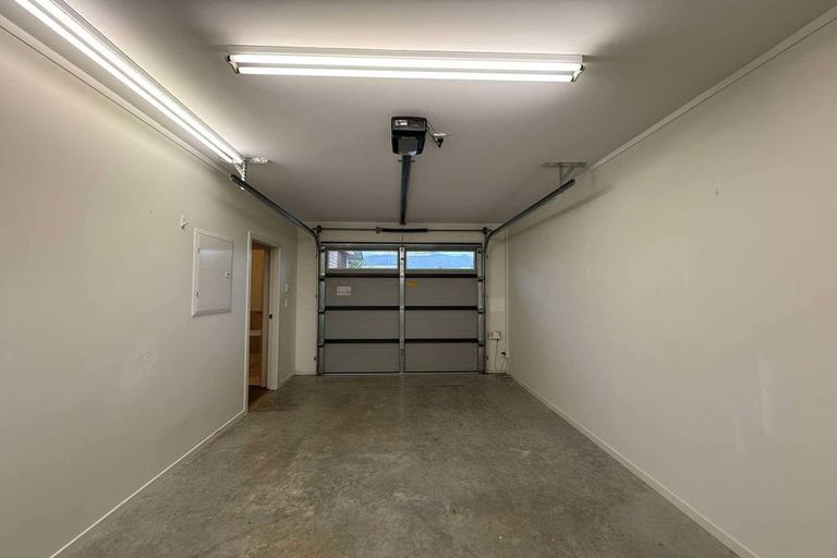 Photo of property in 18 Sinclair Street, Ebdentown, Upper Hutt, 5018