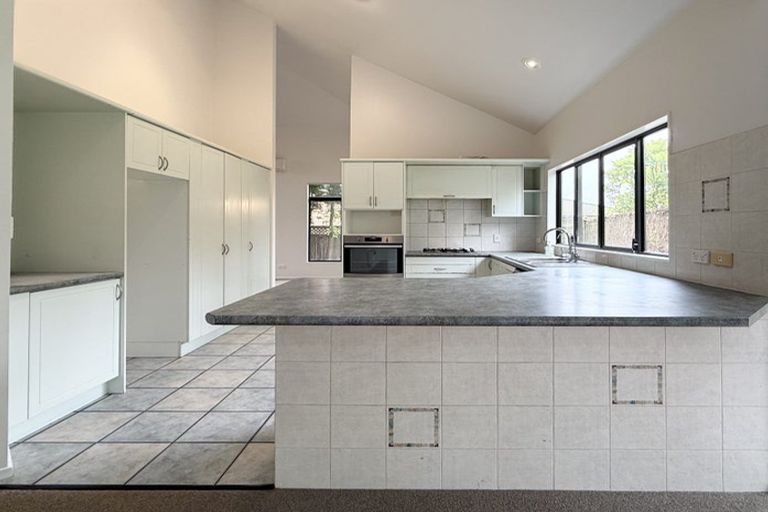 Photo of property in 6 Lucas Way, Albany, Auckland, 0632