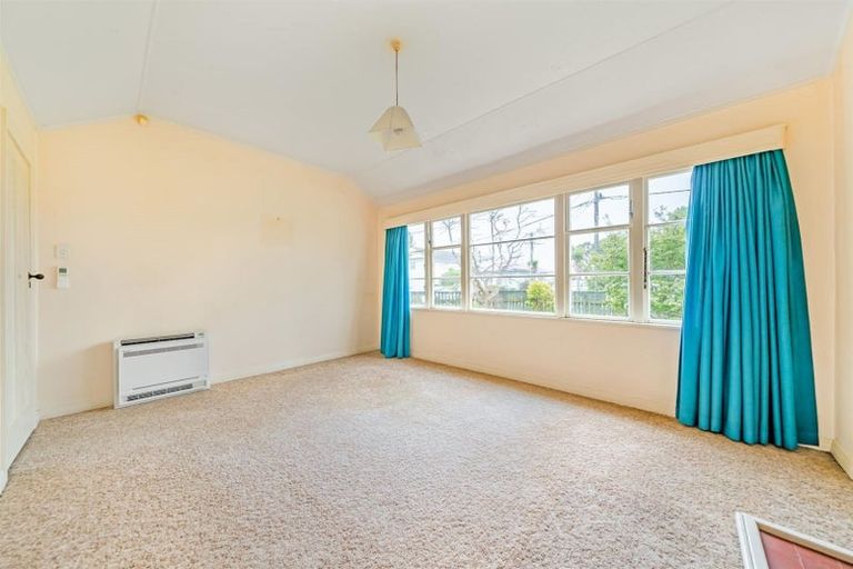 Photo of property in 13 Pirie Crescent, Moera, Lower Hutt, 5010