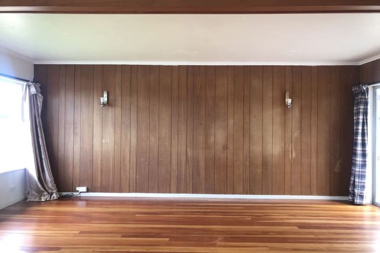 Photo of property in 71 Chivalry Road, Glenfield, Auckland, 0629